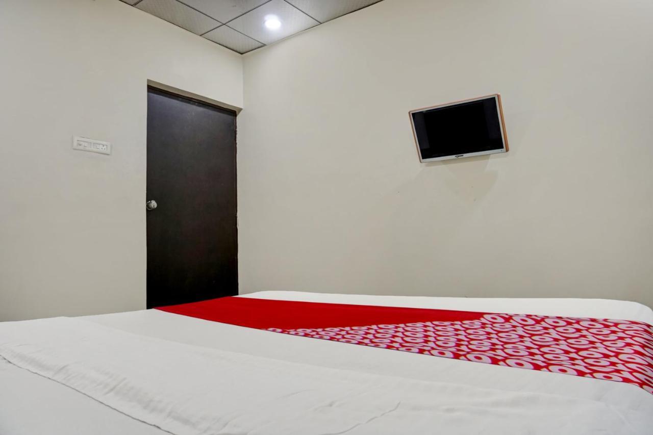 Oyo Flagship Sai Satyam Lodge Pune Exterior photo